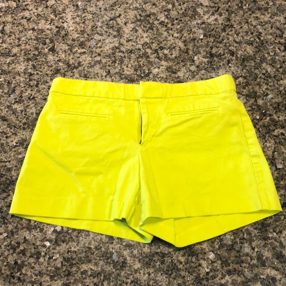 Gap Women’s Stretch Shorts - Neon Yellow - Size 2 - Picture 1 of 3